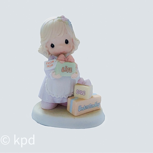 Precious Moments Figurine – Mom, You’ve Given Me So Much (1998 Retired) - Picture 1 of 10